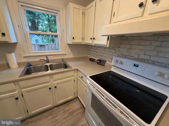 426 JUDIE LN, Lancaster, PA 17603