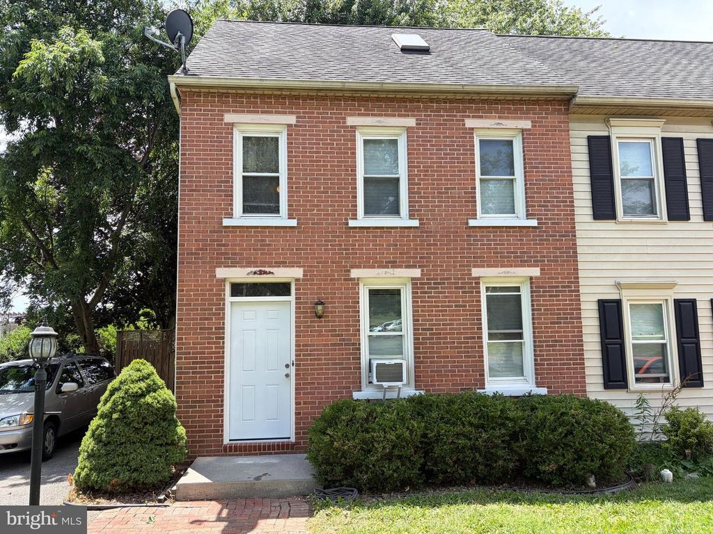 426 JUDIE LN, Lancaster, PA 17603