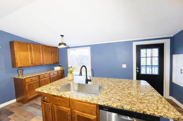 303 Conger St, Cumberland City, TN 37050