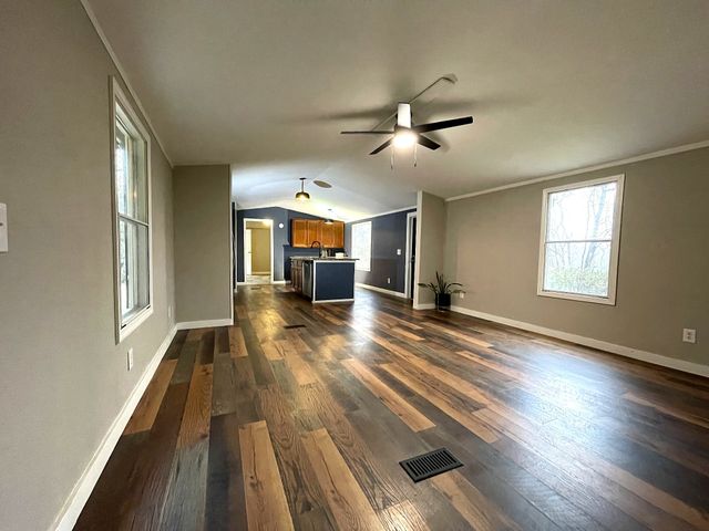 303 Conger St, Cumberland City, TN 37050