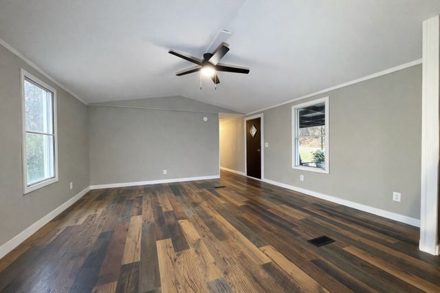 303 Conger St, Cumberland City, TN 37050