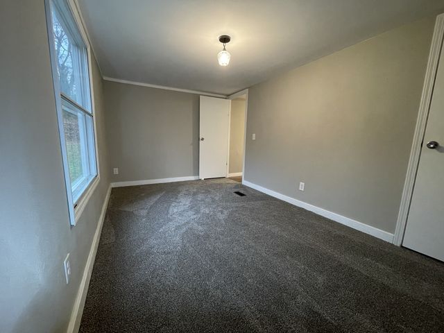 303 Conger St, Cumberland City, TN 37050