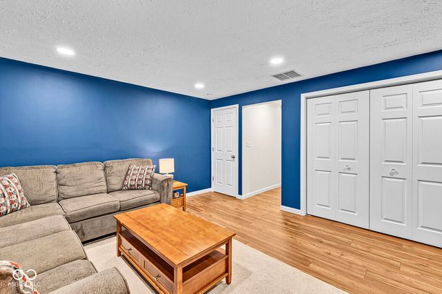 9442 Timber View Drive, Indianapolis, IN 46250