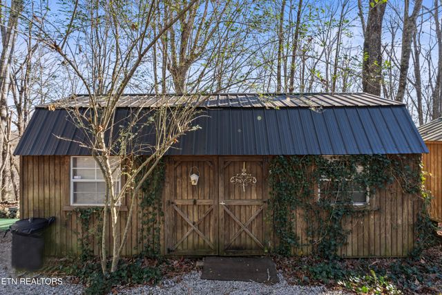 1305 Grievers Chapel Rd, Rockwood, TN 37854