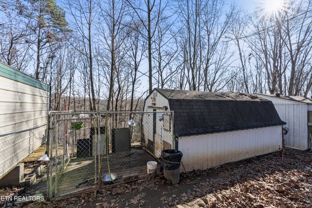 1305 Grievers Chapel Rd, Rockwood, TN 37854