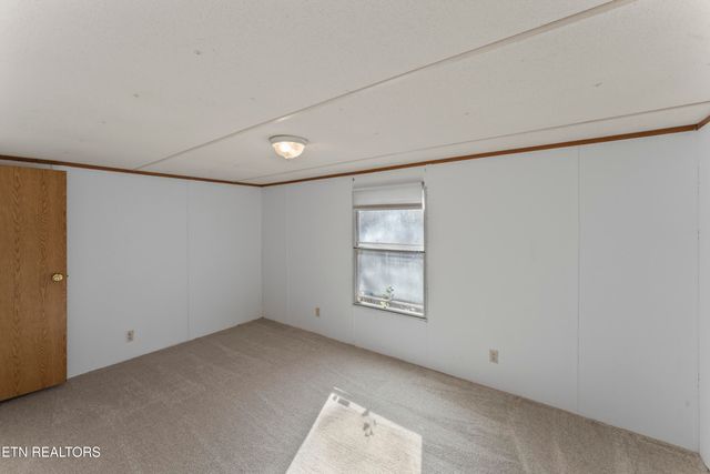 1305 Grievers Chapel Rd, Rockwood, TN 37854