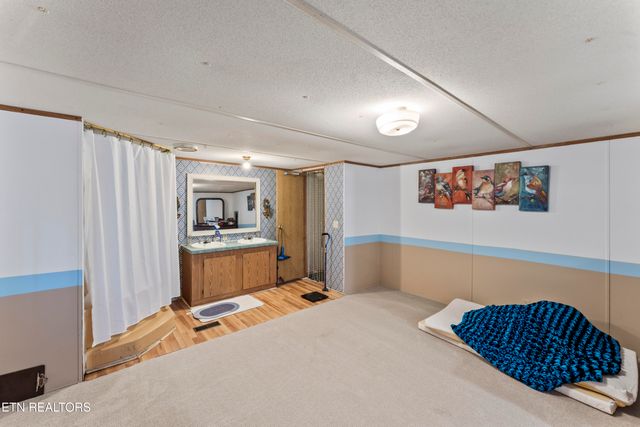 1305 Grievers Chapel Rd, Rockwood, TN 37854