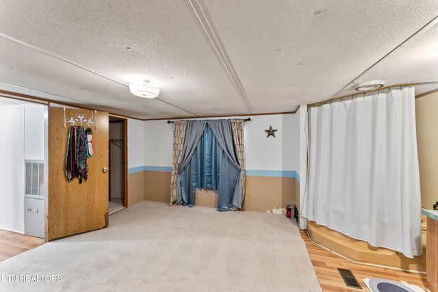 1305 Grievers Chapel Rd, Rockwood, TN 37854