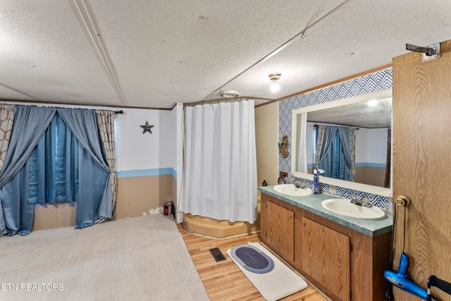 1305 Grievers Chapel Rd, Rockwood, TN 37854