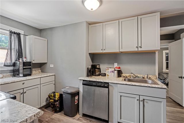 15 Massachusetts Avenue, Poland, OH 44514