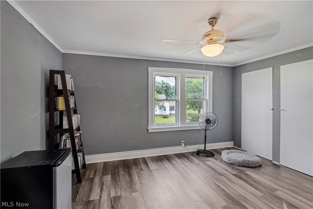 15 Massachusetts Avenue, Poland, OH 44514