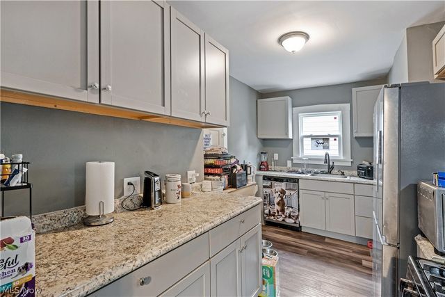 15 Massachusetts Avenue, Poland, OH 44514
