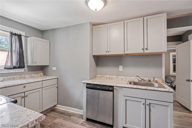 15 Massachusetts Avenue, Poland, OH 44514