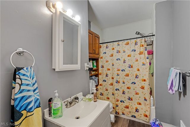 15 Massachusetts Avenue, Poland, OH 44514