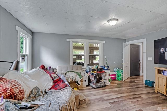 15 Massachusetts Avenue, Poland, OH 44514
