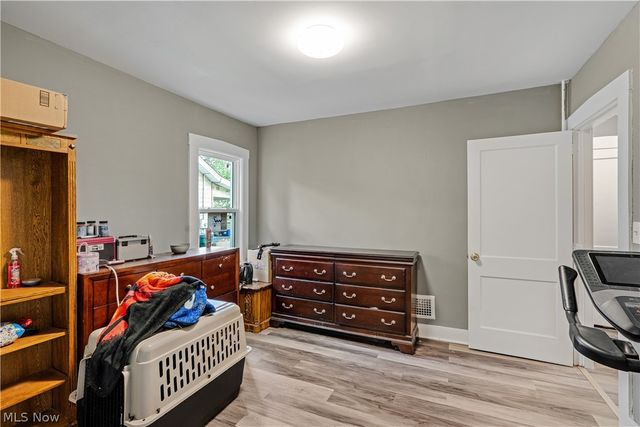 15 Massachusetts Avenue, Poland, OH 44514