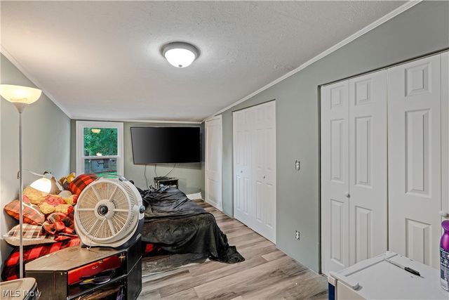 15 Massachusetts Avenue, Poland, OH 44514