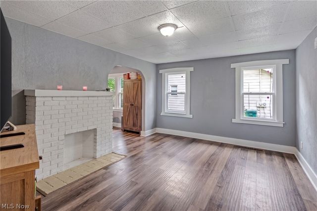 15 Massachusetts Avenue, Poland, OH 44514