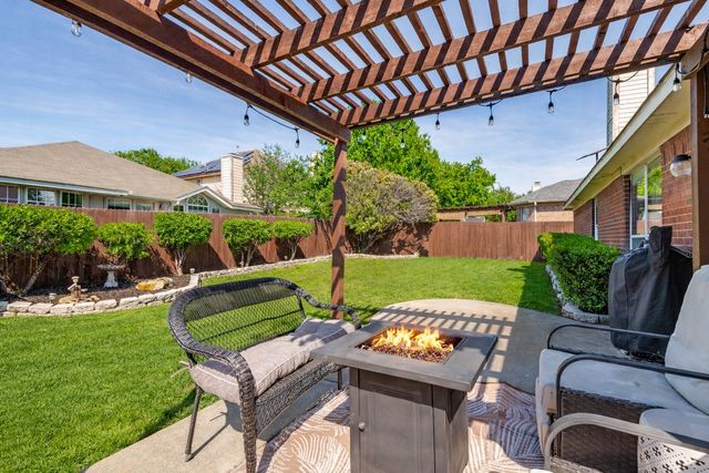 3713 Periwinkle Drive, Fort Worth, TX 76137