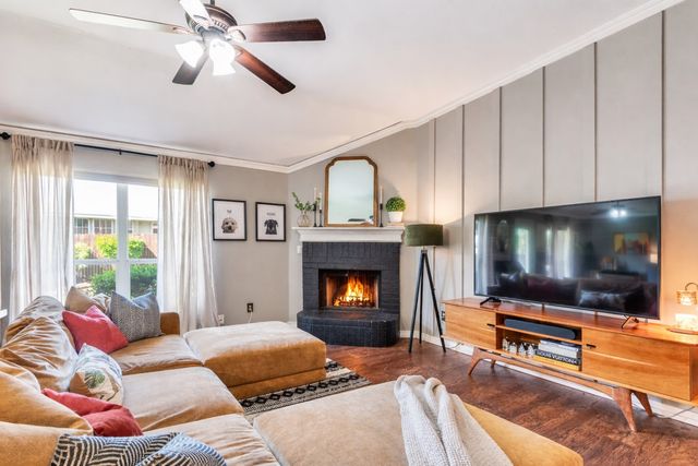 3713 Periwinkle Drive, Fort Worth, TX 76137