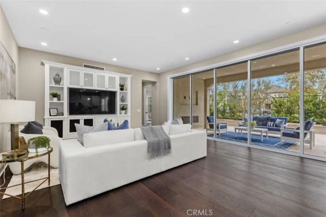 130 Crape Myrtle, Tustin, CA 92782
