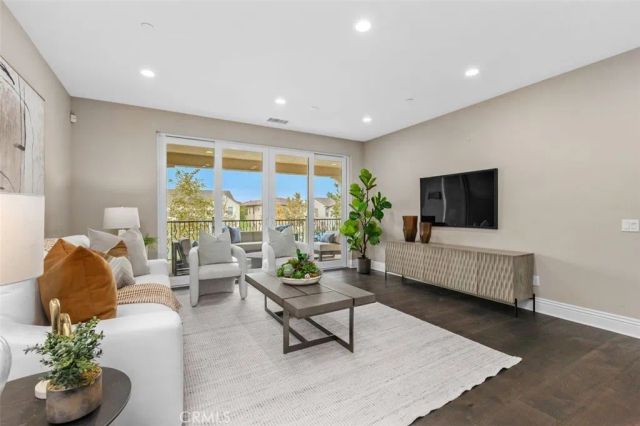 130 Crape Myrtle, Tustin, CA 92782