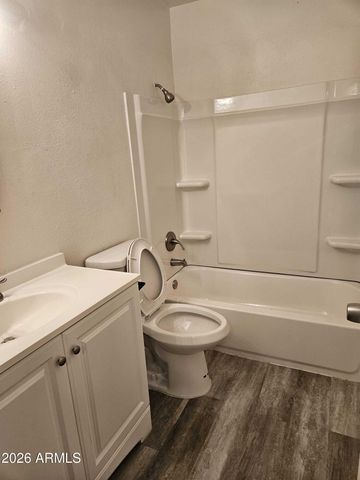 2016 W CACTUS Road A, Phoenix, AZ 85029