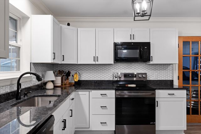 8113 Holly Hills Lane, Chattanooga, TN 37421