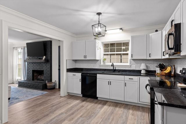 8113 Holly Hills Lane, Chattanooga, TN 37421