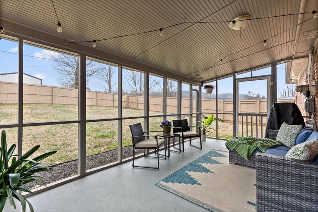 8113 Holly Hills Lane, Chattanooga, TN 37421