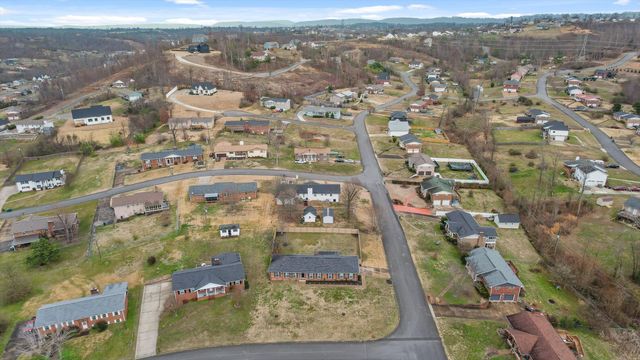 8113 Holly Hills Lane, Chattanooga, TN 37421