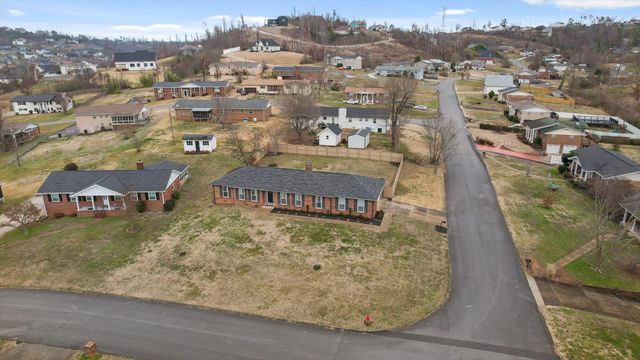 8113 Holly Hills Lane, Chattanooga, TN 37421