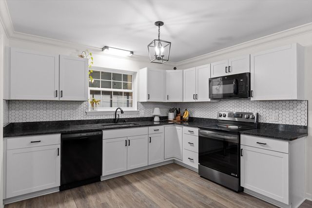 8113 Holly Hills Lane, Chattanooga, TN 37421