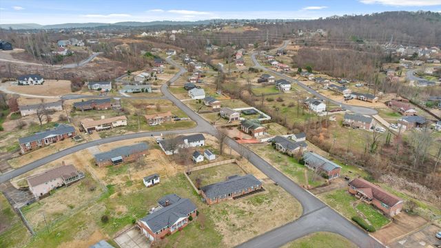 8113 Holly Hills Lane, Chattanooga, TN 37421