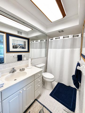 68 YACHT CLUB Drive 22, North Palm Beach, FL 33408