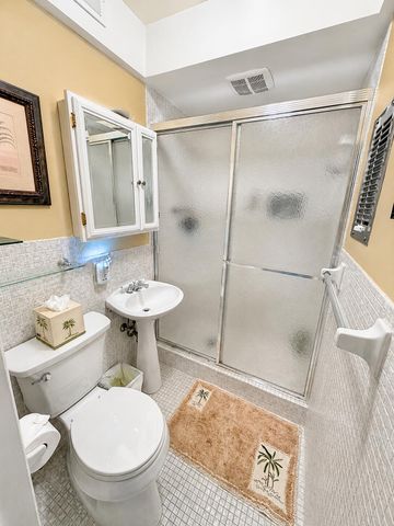 68 YACHT CLUB Drive 22, North Palm Beach, FL 33408