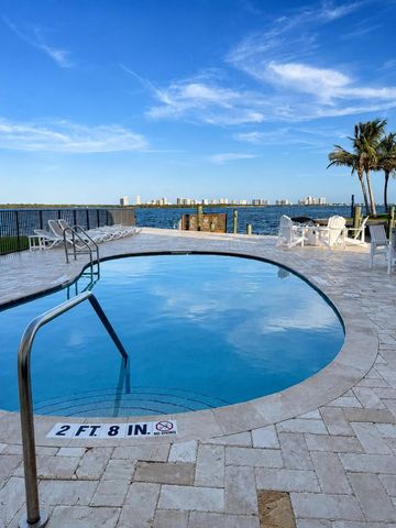 68 YACHT CLUB Drive 22, North Palm Beach, FL 33408