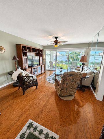 68 YACHT CLUB Drive 22, North Palm Beach, FL 33408