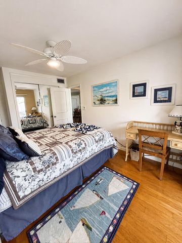 68 YACHT CLUB Drive 22, North Palm Beach, FL 33408