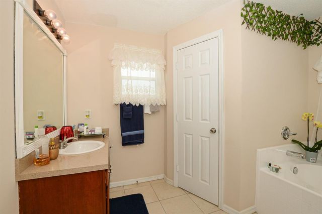 117 NE Jettie Terrace, Port St. Lucie, FL 34983