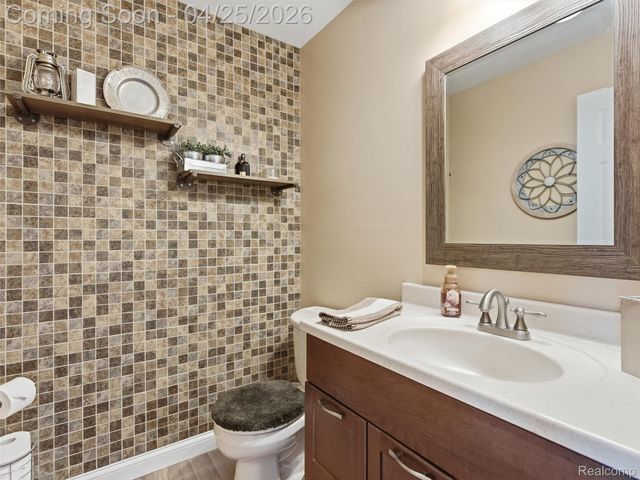 39001 Chartier Street, Harrison Charter Township, MI 48045