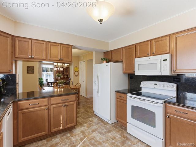 39001 Chartier Street, Harrison Charter Township, MI 48045