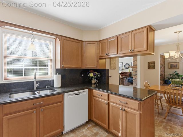 39001 Chartier Street, Harrison Charter Township, MI 48045