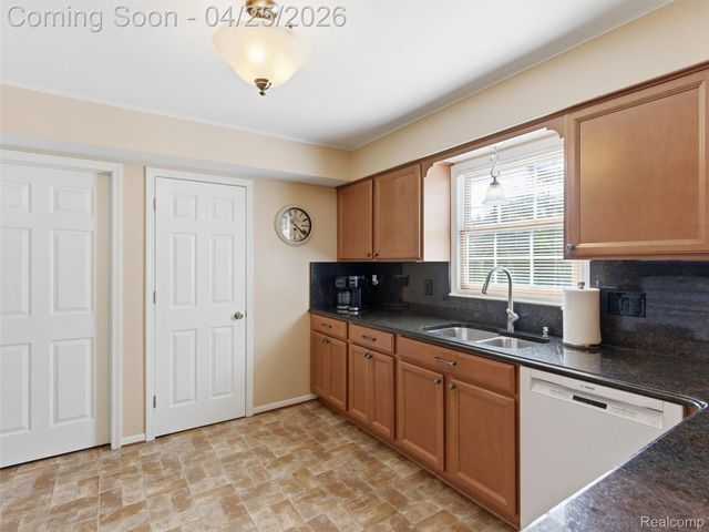39001 Chartier Street, Harrison Charter Township, MI 48045