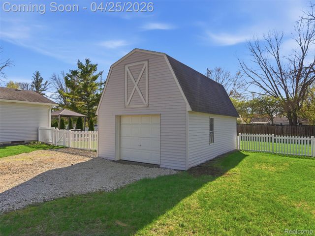 39001 Chartier Street, Harrison Charter Township, MI 48045
