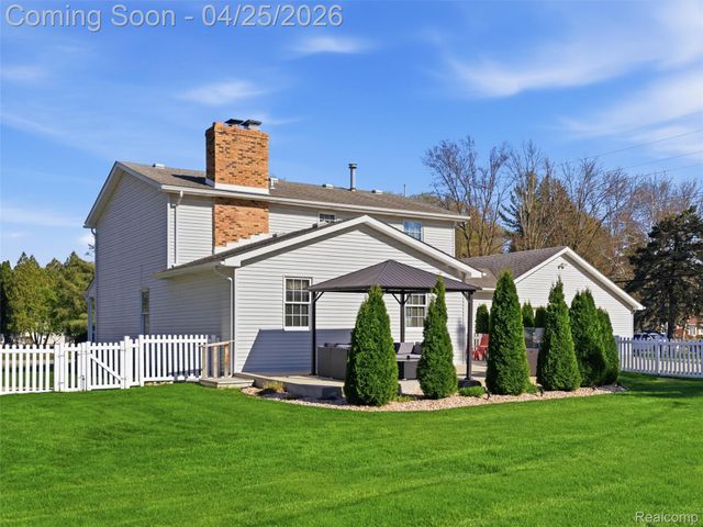 39001 Chartier Street, Harrison Charter Township, MI 48045