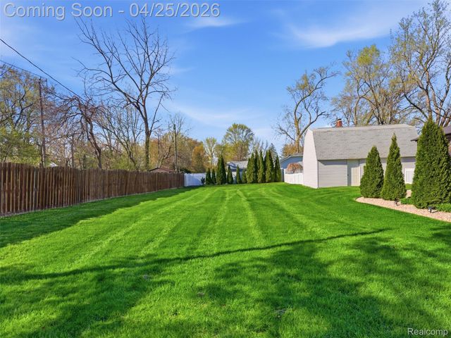 39001 Chartier Street, Harrison Charter Township, MI 48045