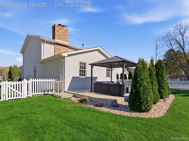 39001 Chartier Street, Harrison Charter Township, MI 48045