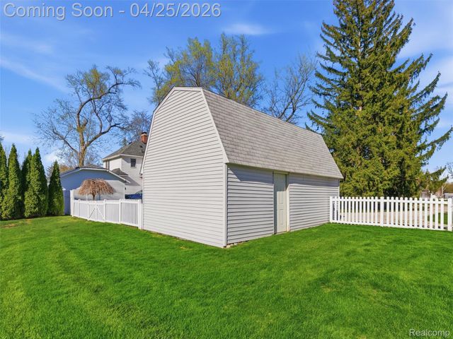 39001 Chartier Street, Harrison Charter Township, MI 48045