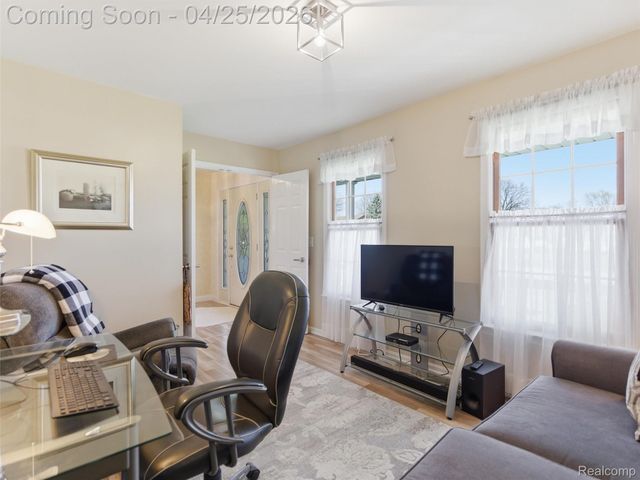 39001 Chartier Street, Harrison Charter Township, MI 48045